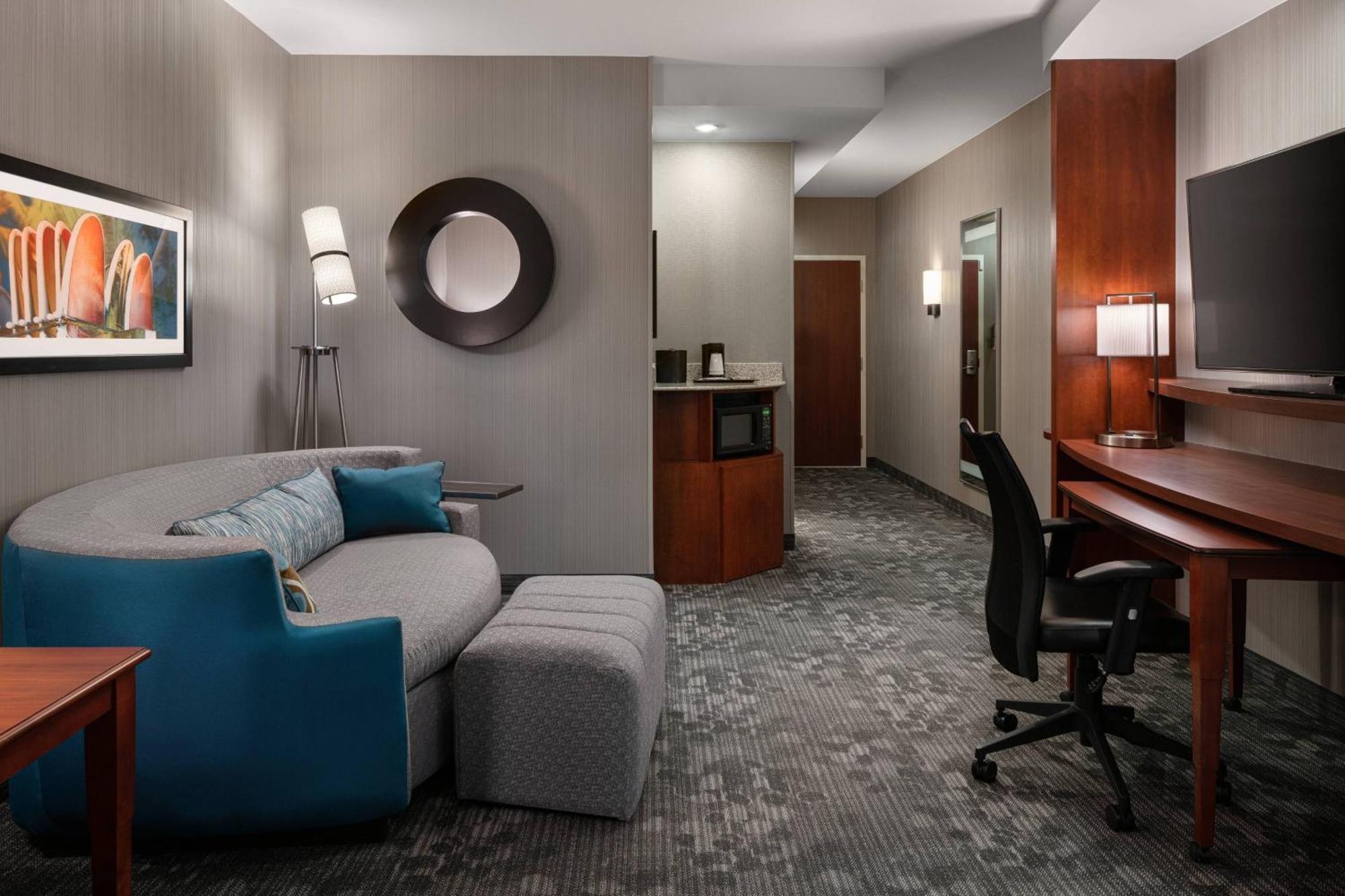 Courtyard by Marriott Maui Kahului Airport Hotel Exterior foto